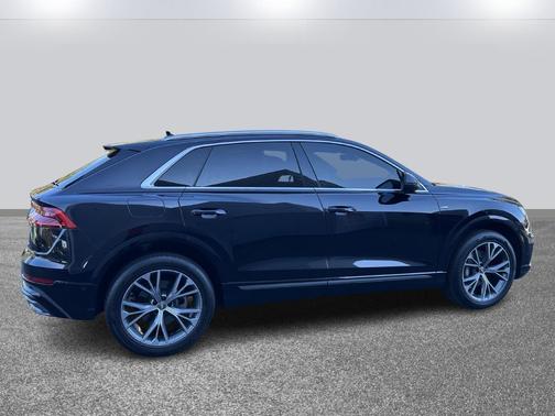 2021 Audi Q8 55 Premium Plus