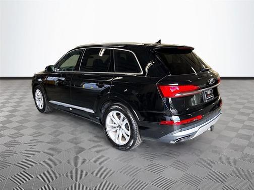 Mythos Black Metallic 2026 Audi Q7 55 Premium Plus