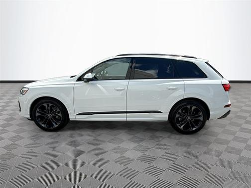 Glacier White Metallic 2025 Audi Q7 55 Premium Plus