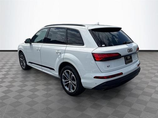 Carrara White 2025 Audi Q7 45 Premium