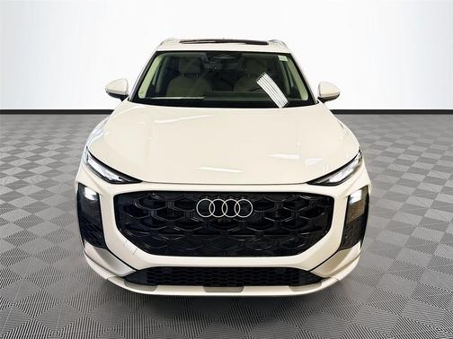 Glacier White Metallic 2026 Audi Q3 TFSI quattro S tronic