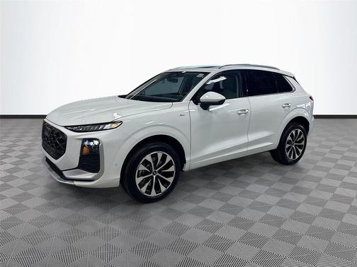Glacier White Metallic 2026 Audi Q3 TFSI quattro S tronic