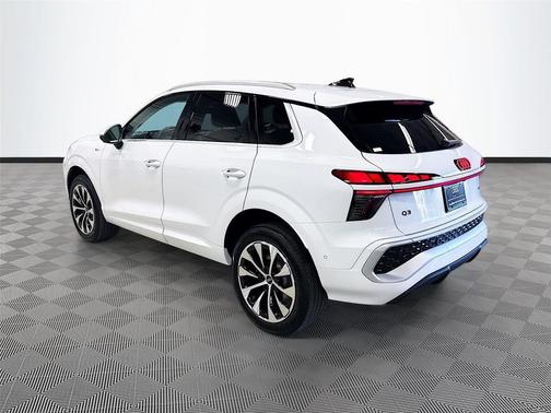 Glacier White Metallic 2026 Audi Q3 TFSI quattro S tronic