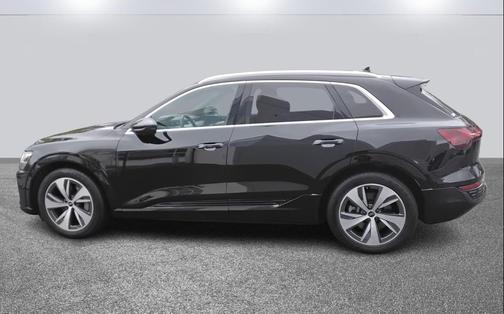 2024 Audi Q8 e-tron Premium Plus