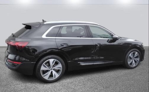 2024 Audi Q8 e-tron Premium Plus