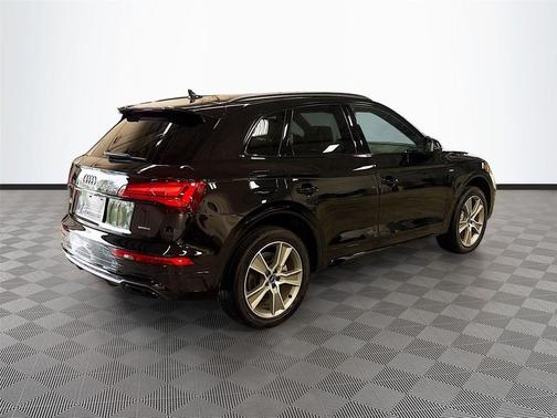 Mythos Black Metallic 2025 Audi Q5 45 S line Premium