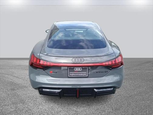 2025 Audi RS e-tron GT performance
