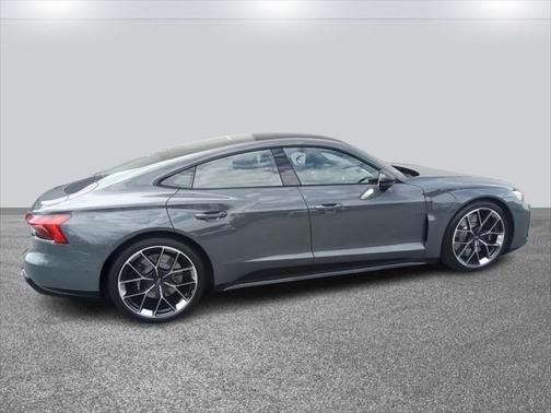 2025 Audi RS e-tron GT performance