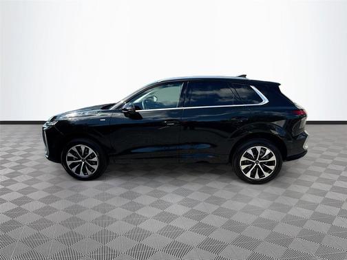 Mythos Black Metallic 2026 Audi Q3 TFSI quattro S tronic