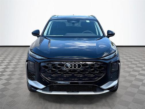 Mythos Black Metallic 2026 Audi Q3 TFSI quattro S tronic