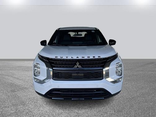 2024 Mitsubishi Outlander SE Black Edition w/Pano Roof S-AWC