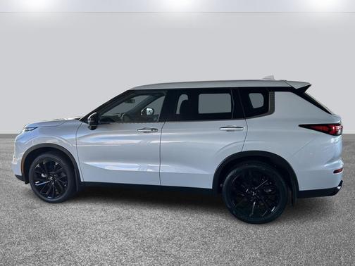 2024 Mitsubishi Outlander SE Black Edition w/Pano Roof S-AWC