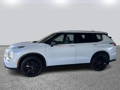 2024 Mitsubishi Outlander SE Black Edition w/Pano Roof S-AWC