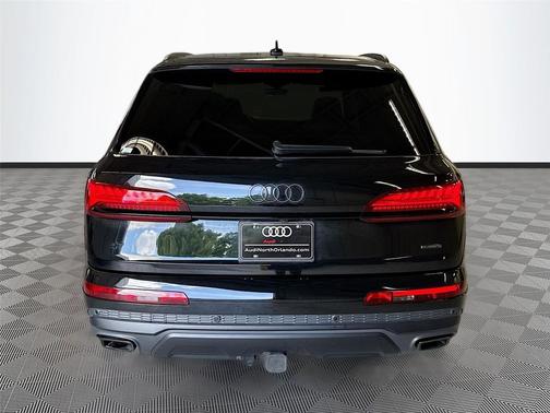 Mythos Black Metallic 2025 Audi Q7 55 Premium Plus