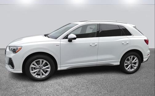 2022 Audi Q3 45 S line Premium