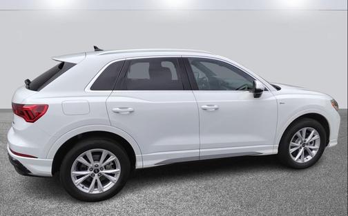 2022 Audi Q3 45 S line Premium