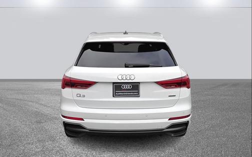 2022 Audi Q3 45 S line Premium