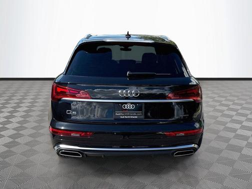 Mythos Black Metallic 2024 Audi Q5 45 S line Premium Plus