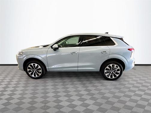 Arrow Gray Pearl Effect 2026 Audi Q3 TFSI quattro S tronic