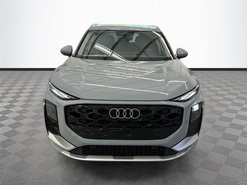 Arrow Gray Pearl Effect 2026 Audi Q3 TFSI quattro S tronic