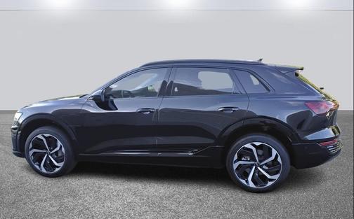 2024 Audi Q8 e-tron Premium Plus