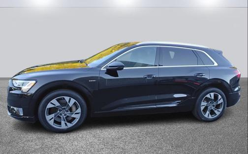 2022 Audi e-tron Premium