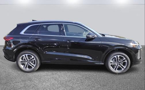 2025 Audi Q5 Premium TFSI quattro S tronic