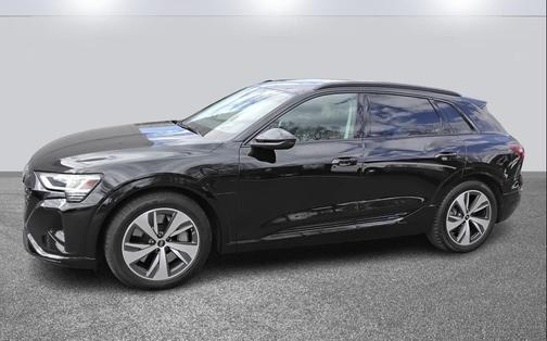 2024 Audi Q8 e-tron Premium