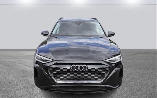 2024 Audi Q8 e-tron Premium