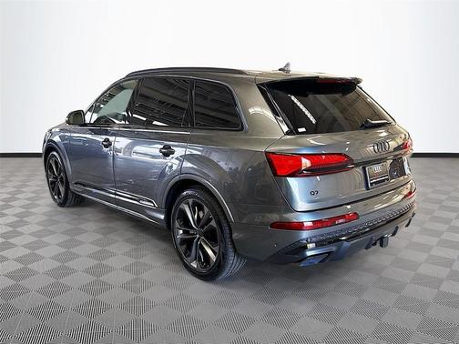 Samurai Gray Metallic 2026 Audi Q7 55 Premium Plus
