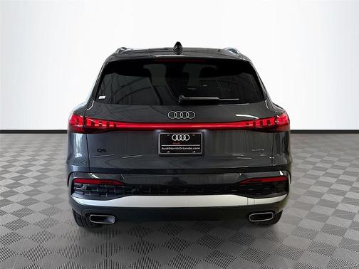 Tambora Gray Metallic 2025 Audi Q5 Premium Plus TFSI quattro S tronic