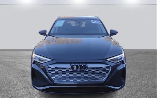 2024 Audi Q8 e-tron Premium Plus