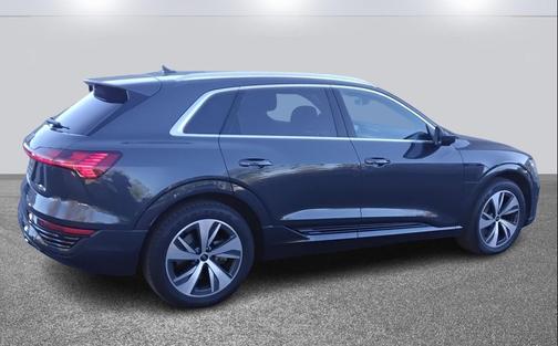 2024 Audi Q8 e-tron Premium Plus