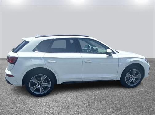 2025 Audi Q5 45 S line Premium