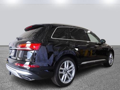 2025 Audi Q7 55 Premium Plus