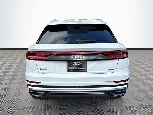 Glacier White Metallic 2023 Audi Q8 55 Premium Plus