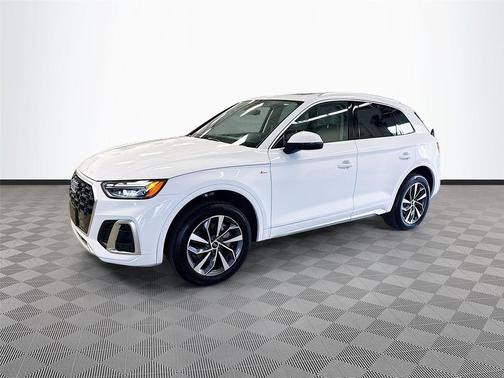 Glacier White Metallic 2023 Audi Q5 45 S line Premium Plus