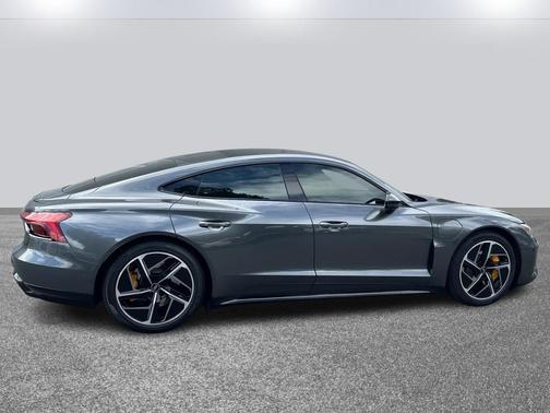 2023 Audi RS e-tron GT quattro