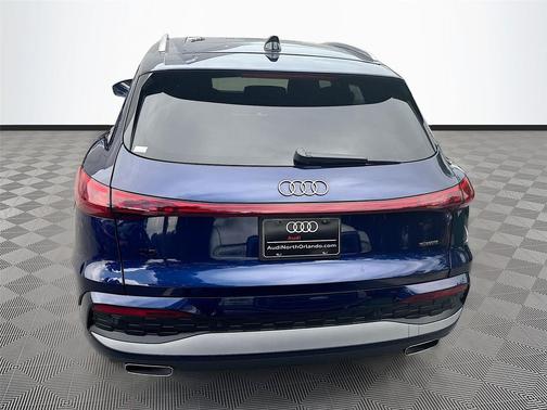 Navarra Blue Metallic 2026 Audi Q5 Premium Plus TFSI quattro S tronic