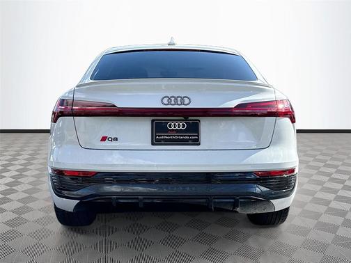 2024 Audi Q8 e-tron Premium Plus