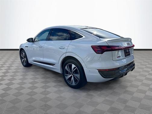 2024 Audi Q8 e-tron Premium Plus