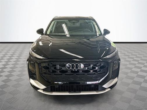 Mythos Black Metallic 2026 Audi Q3 TFSI quattro S tronic