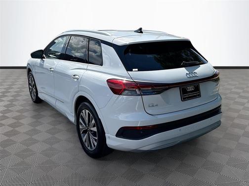 Glacier White Metallic 2023 Audi Q4 e-tron Premium Plus 40 RWD
