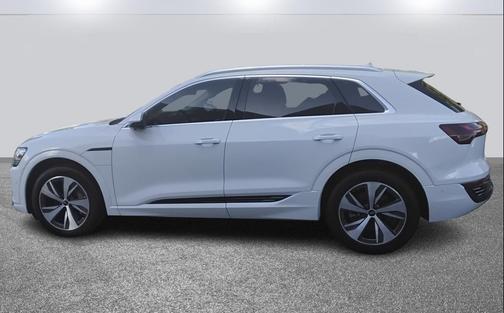 2024 Audi Q8 e-tron Premium Plus