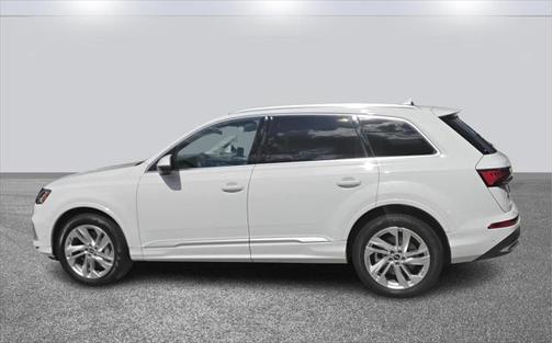 2023 Audi Q7 45 Premium Plus