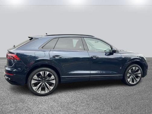 2025 Audi Q8 55 Premium Plus
