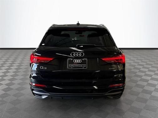 Mythos Black Metallic 2025 Audi Q3 Premium 45 TFSI S line quattro Tiptronic