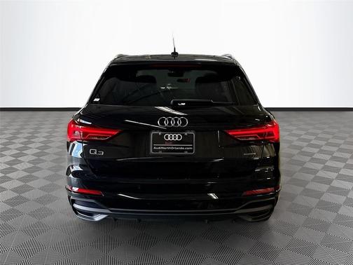 Mythos Black Metallic 2025 Audi Q3 Premium 45 TFSI S line quattro Tiptronic