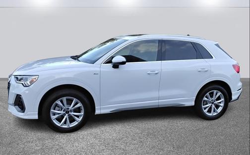 2025 Audi Q3 Premium 45 TFSI S line quattro Tiptronic