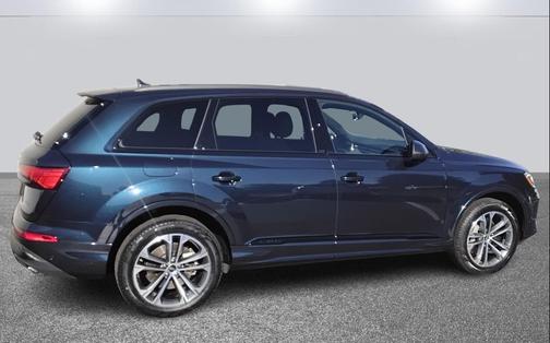 2025 Audi Q7 45 Premium Plus